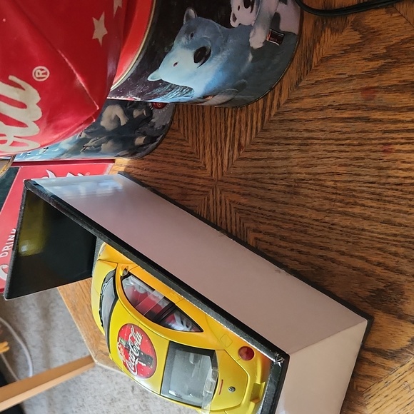 Collector Coca cola yellow matchbox beetle - Picture 4 of 7